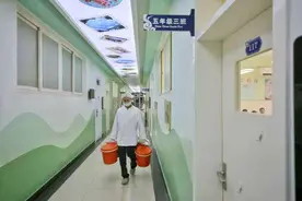 告别自带餐具“桶餐”到班……  北京中小学“开学第一餐”有了新样貌图片