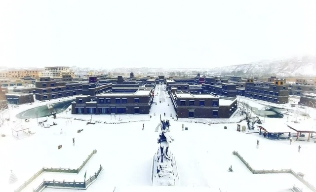 雪后的甘孜，走一路美一路！