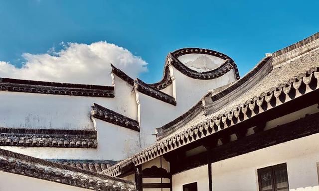 不仅是游客的风景，更是阿姨爷叔们热气腾腾的生活，青溪老街重启长桌宴，重温真实江南乡镇生活｜新春闹灯会·古镇过大年⑥