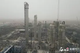 “五一” 坚守不打烊，新疆重点项目建设火力全开图片