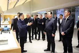 王浩在杭州市和浙江大学调研人工智能产业发展图片
