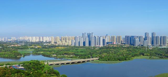 湿地保护与设计创新深度融合 蔡甸桐湖长出“大地美术馆”