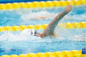 游泳——女子100米自由泳S10级：陈懿夺冠图片