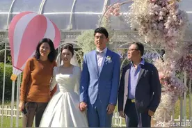女排名将王梦洁今天上午举行婚礼，郎平和多位女排队员参加图片