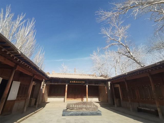 敦煌两千年：文明的十字路口
