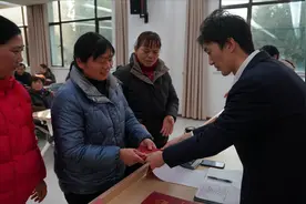 襄城：靶向监督 化解不动产“登记难”图片