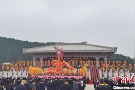 海外侨胞黄帝陵谒祖：四海归家 缅怀先祖图片