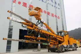 智慧运用“大块头” 山区高速建设“加速跑”图片