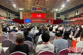 东北大学迎百年校庆 师生校友齐聚共贺图片