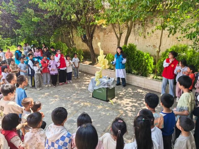 鲁甸：硬核科技邂逅非遗传承 点燃少年儿童科学梦