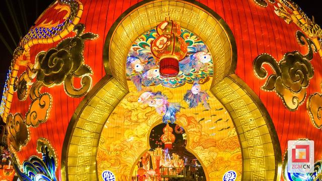 华灯映世 光耀盐都——写在第32届自贡国际恐龙灯会正式亮灯之际