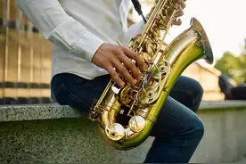 人间|吹奏出一个金色黄昏图片