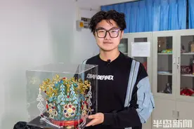 耗时三个月复原明朝凤冠！这位00后青岛工科青年演绎别样中式浪漫图片