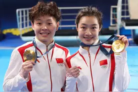 闪电海报｜中国第二金——陈艺文/昌雅妮：巴黎奥运会跳水女子双人3米跳板冠军图片