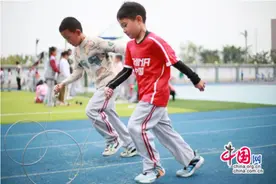 “课间圈养”上热搜！一起来看龙泉驿学生如何“撒欢”（小学篇）图片