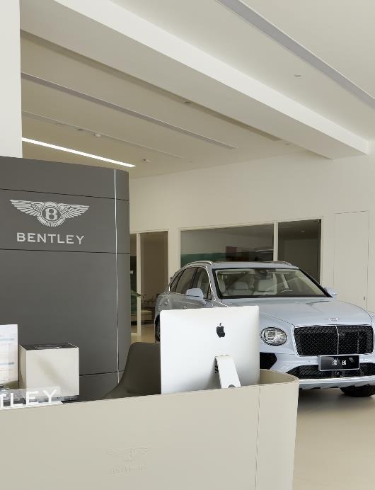 海南封关后实探三亚豪车经销商：360余万元宾利添越，免税落地价200万元，个人不能购买“零关税”车