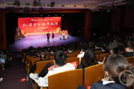 红岩革命故事展演走进党的诞生地，赢得满堂喝彩图片