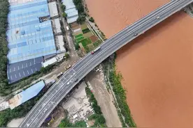 G22青兰高速公路东岗黄河大桥养护工程完工通车图片