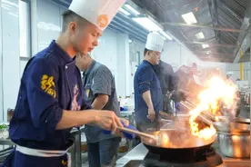 “义乌特产”江西小炒火到办比赛，一等奖店主：每道菜至少研究了50次图片