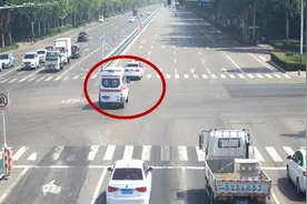 济南救护车转运患者担心储备氧气不足 高密交警 “生死时速”开辟生命通道图片