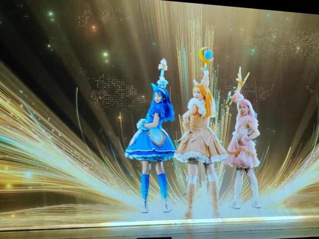 重温经典，《巴啦啦小魔仙》元宇宙亲子舞台剧深圳首演