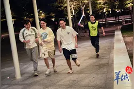 多图｜“猫捉老鼠”—年轻人社交新战场图片