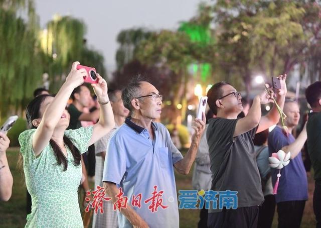 湖光人文共美，大明湖“雨荷馆”见证城市记忆新交融