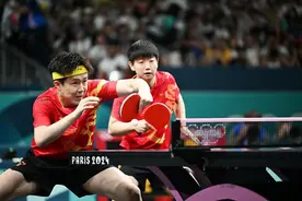 “王楚钦球拍被踩坏”冲上热搜，更换副拍对于乒乓球运动员的影响有多大？图片