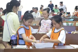 社校联动， “桔光少年”励志训练营助力青少年健康成长图片