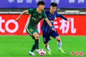 中超联赛：武汉三镇队主场负于浙江俱乐部绿城队图片