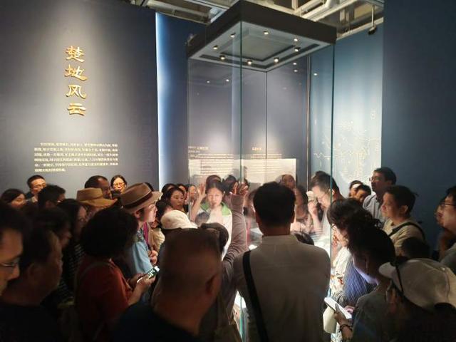 国庆长假8天：申城这些图书馆到馆几十万人次，博物馆有展览刚落幕，也有新展推出