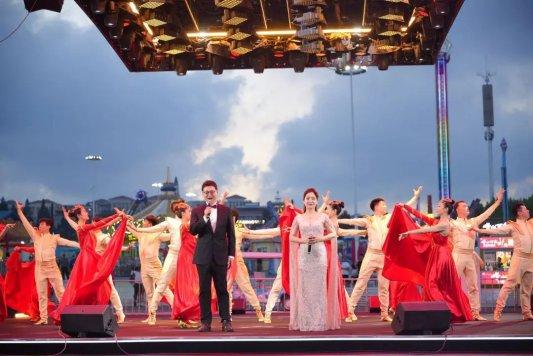 第35届青岛国际啤酒节“上合周”活动在青岛西海岸新区金沙滩啤酒城启幕
