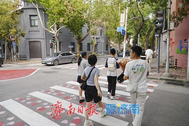 一年四季 泉在济南丨“七夕”最美风景，济南老商埠“爱心斑马线”焕新登场