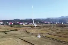 湖南17岁农村少年的火箭梦 网上自学造“火箭”最高能飞400多米图片