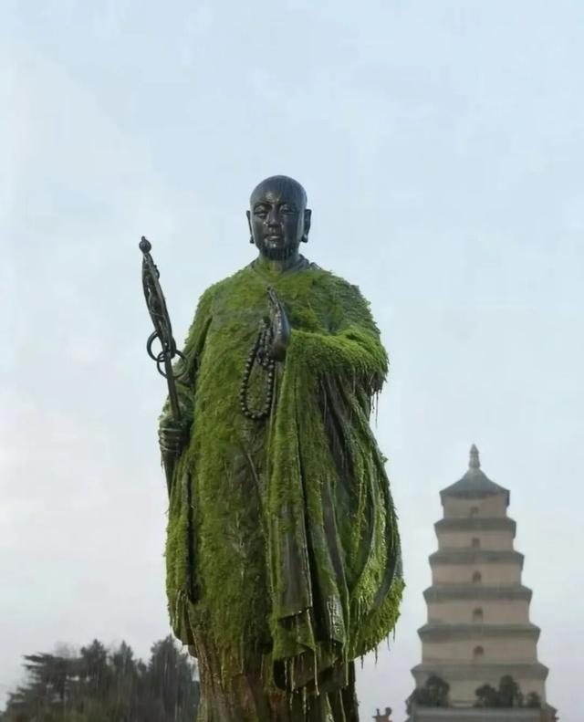 玄奘法师铜像长满青苔？大慈恩寺回应
