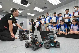 香港警务处开展夏令营培养青少年正向价值观图片