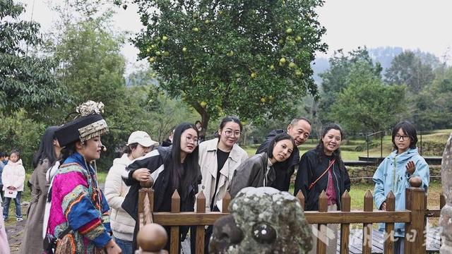 童声回响唐崖土司城址 咸丰“小导游”点亮文化薪火