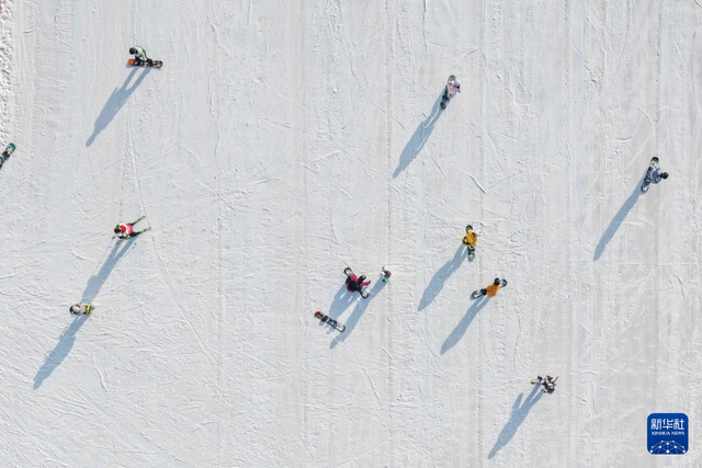 呼和浩特：冰雪搭台唱响文旅融合乐章