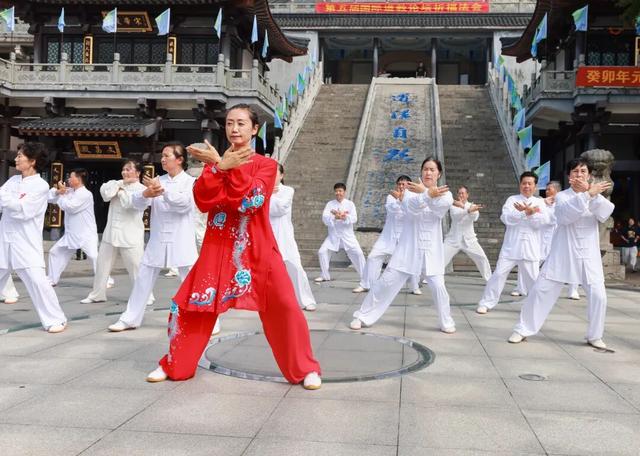 句容的外面是什么？