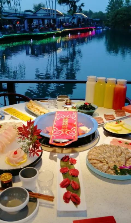 看大熊猫+逛城厢村糖会，这条「萌甜双buff路线」，快收藏！