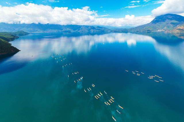 在转山转海中 看见世界的泸沽湖