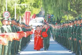 爱在高原 情定军旅 武警青海总队举办首届集体婚礼图片
