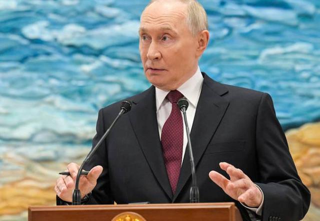 普京称现在谈论俄乌最终协议不礼貌