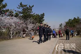 梅园绽放好风“警” 李沧公安护航青岛梅花节开幕图片