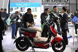 外卖骑手陷入“租车陷阱”不是小问题 | 新京报快评图片