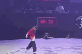 小孩哥一身中国红创造历史！网友：这是“魔丸”和“灵珠”合体了图片