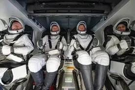 滞留太空九个月宇航员回家：与家人团聚，闻一闻刚割过的青草味道图片