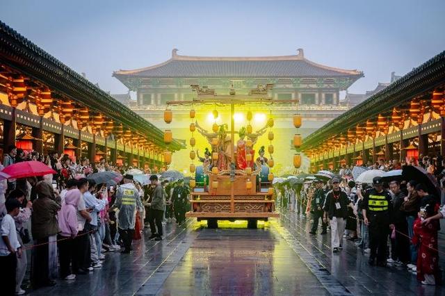 十一假期首日襄阳文旅热力全开，景区上新笑迎客来