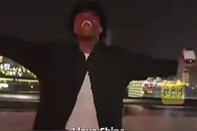 甲亢哥重庆行最后用十几分钟，在游轮上配合无人机全方位展示重庆夜景：中国是一个被低估的地方，太美丽了！图片
