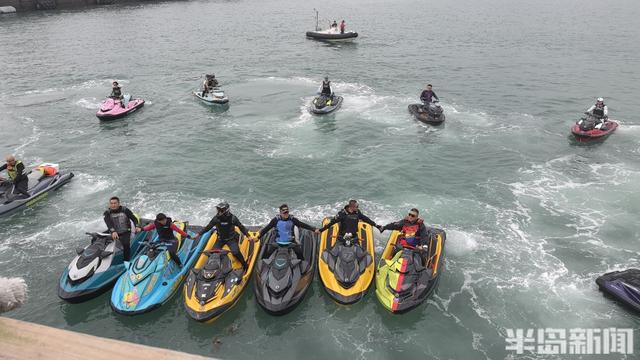 这里是青岛｜从13岁到53岁都能玩，青岛摩托艇骑手跨海穿越，展现水上运动魅力